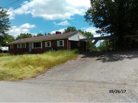 1715 Main St