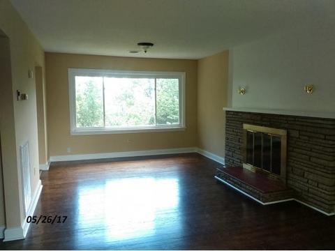1715 Main St