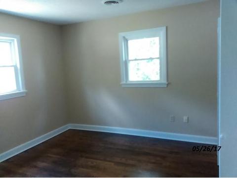 1715 Main St