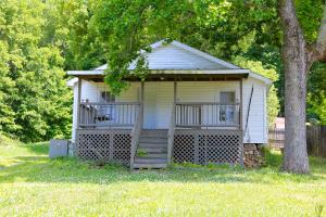 For Sale: 2180 White Wing Rd Lenoir City, TN 37771