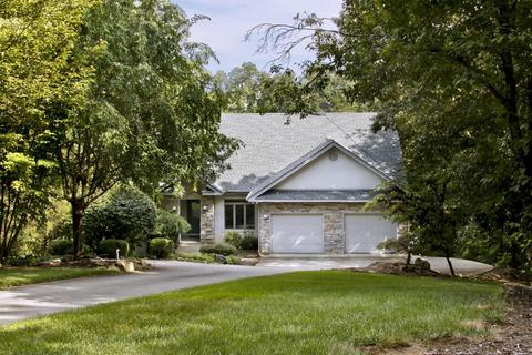 120 Kenosha Ln