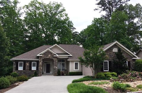 120 Kenosha Ln