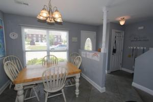 For Sale: 2411 Hallerins Ct #APT 4 Maryville, TN 37801