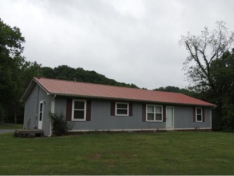 210 Livesay Cir