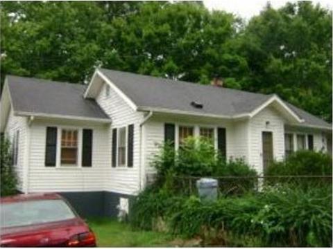 210 Livesay Cir