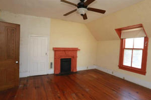 For Sale: 311 S High St Sweetwater, TN 37874
