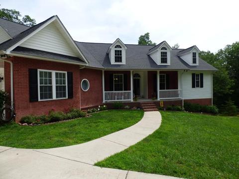 323 Chestnut Dr