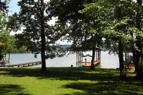 323 Chestnut Dr