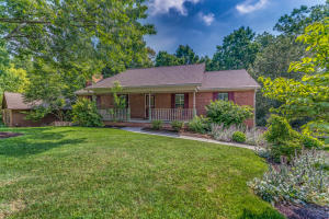 For Sale: 7716 Christin Lee Cir Knoxville, TN 37931