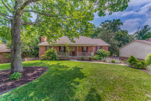 For Sale: 7716 Christin Lee Cir Knoxville, TN 37931