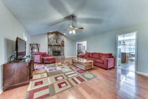 For Sale: 7716 Christin Lee Cir Knoxville, TN 37931