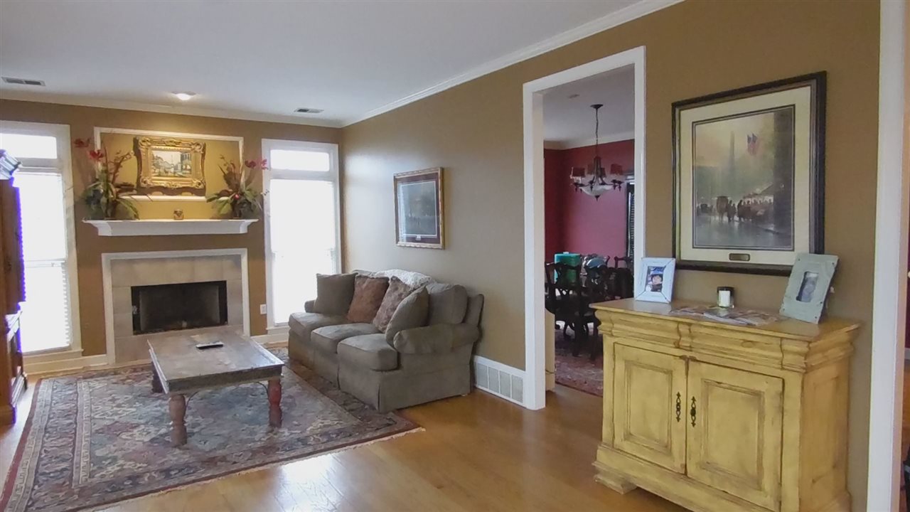 7767 Grouse Hollow Cv