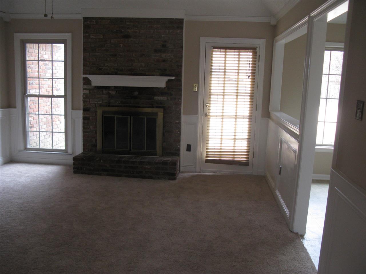 3816 Windyke Dr