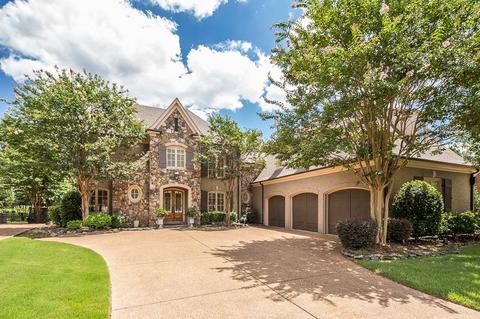 2556 Woodhurst Cv