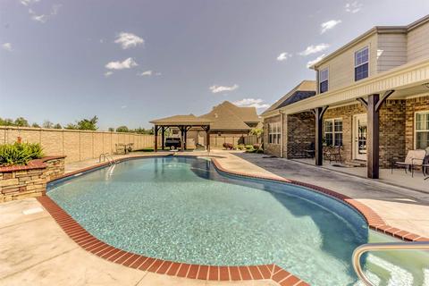 79 Green Meadows Blvd