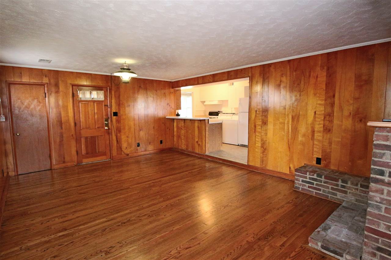 1536 Colonial Rd