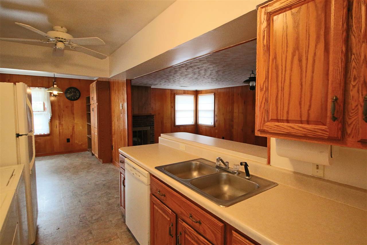 1536 Colonial Rd