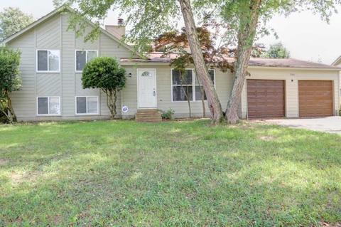 7753 Shadowland Dr
