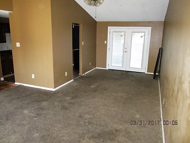 2631 Parkview Dr