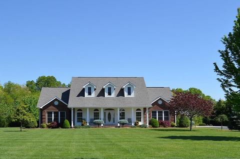 348 Magnolia Ln