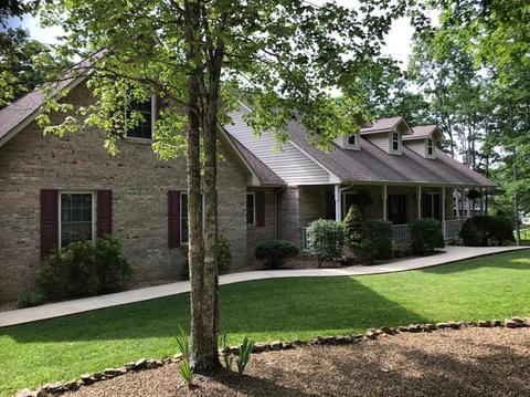 348 Magnolia Ln