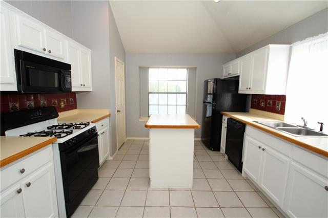 806 Deerlake Ct