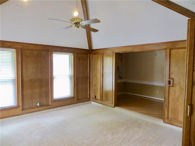 1528 Sleepy Hollow Dr