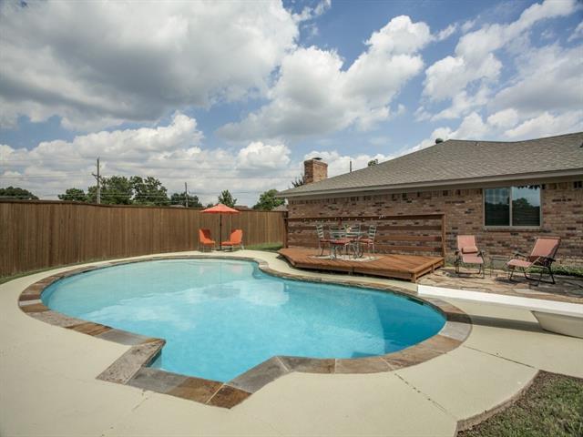 2822 Cliffbrook Dr