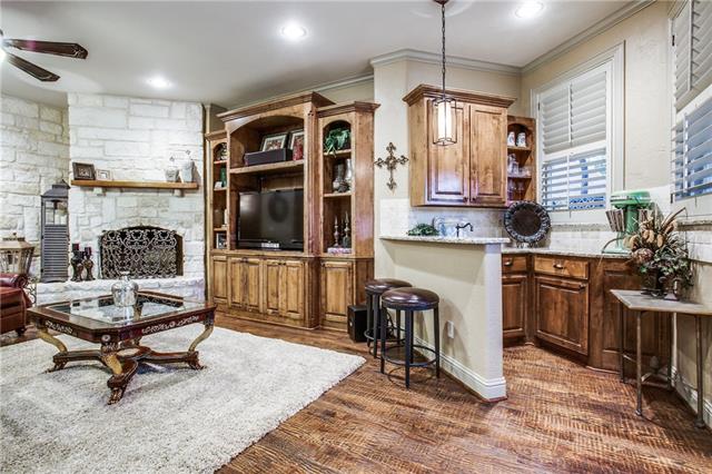 822 Deforest Rd