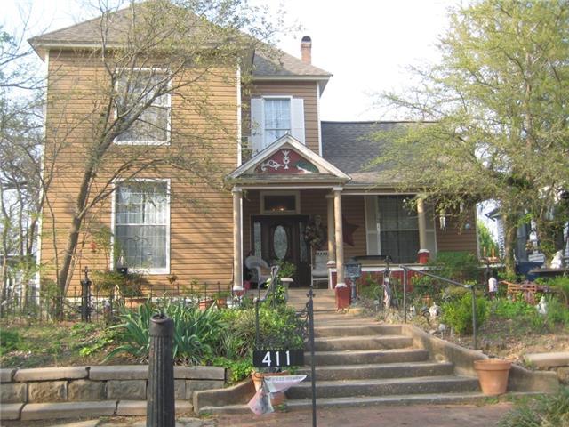 213 Ross Ave