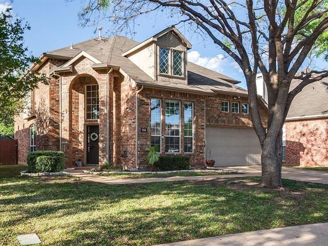 916 Sugarberry Ln