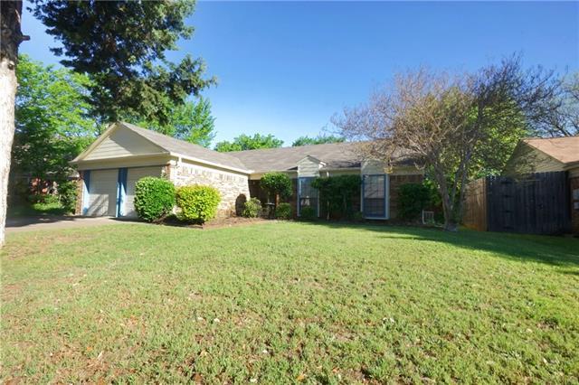 916 Sugarberry Ln