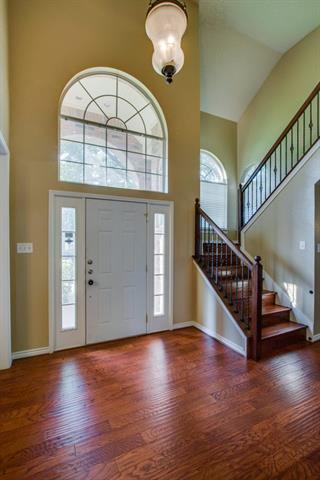 653 Forest Bend Dr