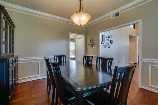 653 Forest Bend Dr