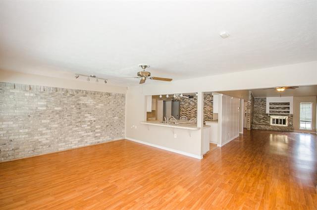 3401 Russwood Ln