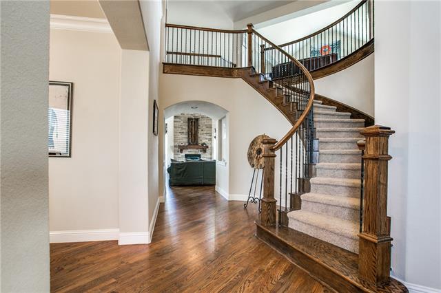 6408 Crestmoor Ln