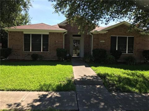 5306 Lee Hutson Ln
