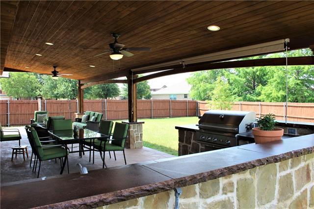 2812 Oak Crest Dr