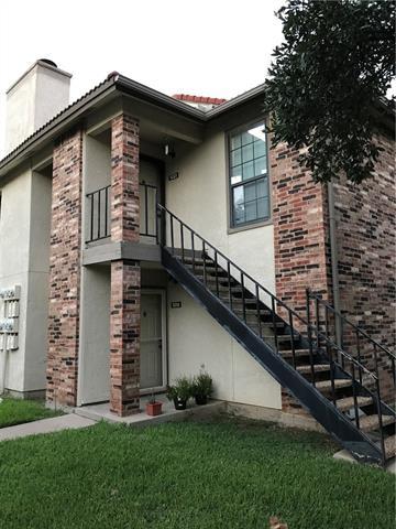 2425 W Oakdale