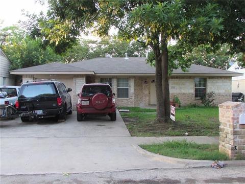 2425 W Oakdale