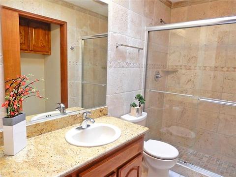 3217 Ridgeview Ln