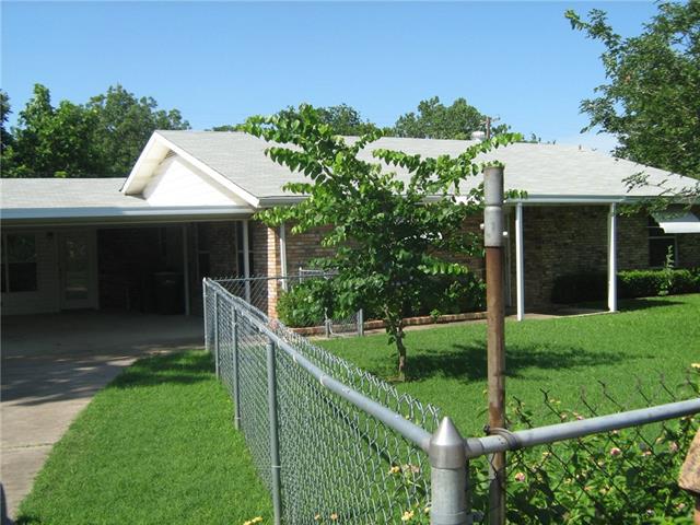For Sale: 613 Thompson Dr Lake Dallas, TX 75065