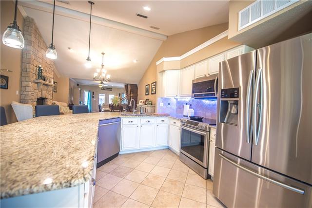 1193 Valley Oaks Dr