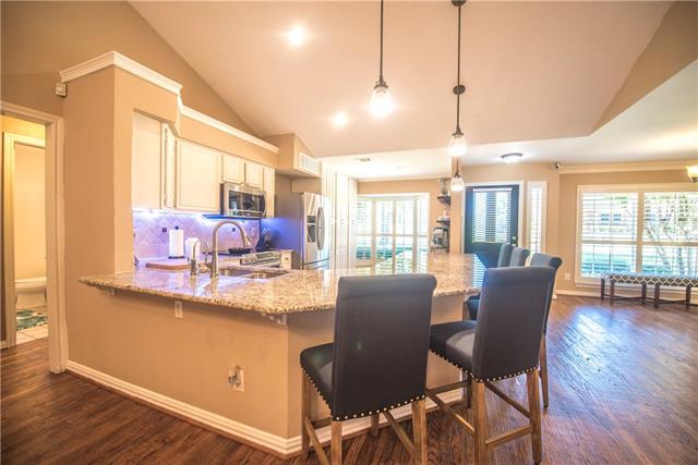 1193 Valley Oaks Dr