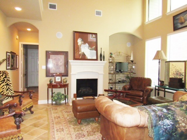 For Sale: 241 Carrington Ln Lewisville, TX 75067