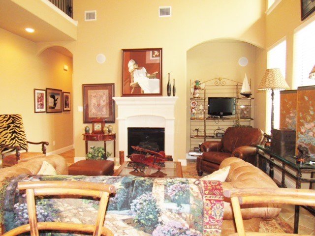 For Sale: 241 Carrington Ln Lewisville, TX 75067