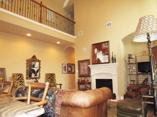 For Sale: 241 Carrington Ln Lewisville, TX 75067