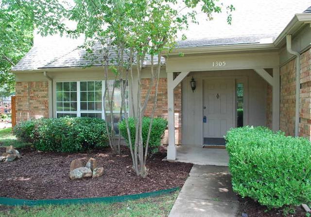 For Sale: 1305 Robincreek Cv Lewisville, TX 75067