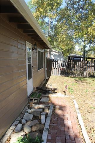 902 Carter Dr