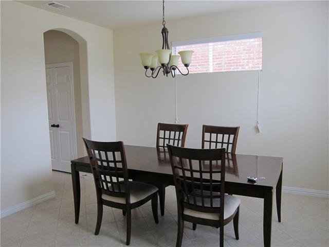 For Sale: 816 Golden Nugget Dr Mckinney, TX 75069